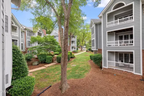 1021 Wirewood Dr UNIT 202, Raleigh, NC 27605