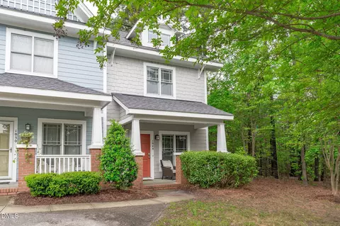 1048 Mica Lamp Ct, Apex, NC 27502