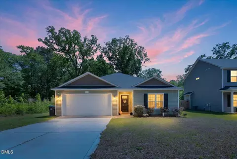 311 W 6th Ave, Raeford, NC 28376