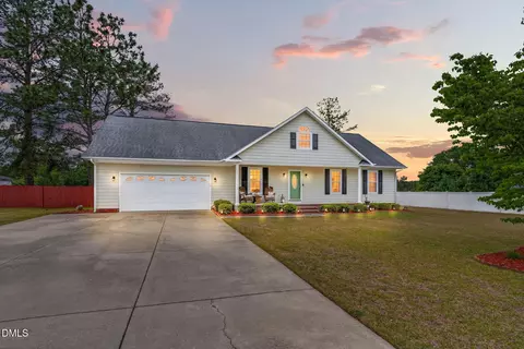 4552 Canasta Ct, Hope Mills, NC 28348