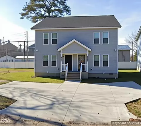 408 E Waddell St, Selma, NC 27576