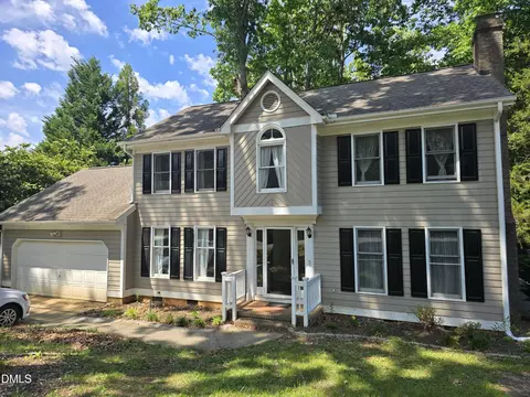 142 Edinborough Dr, Mebane, NC 27302