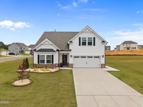 442 Winding Creek Dr, Lillington, NC 27546