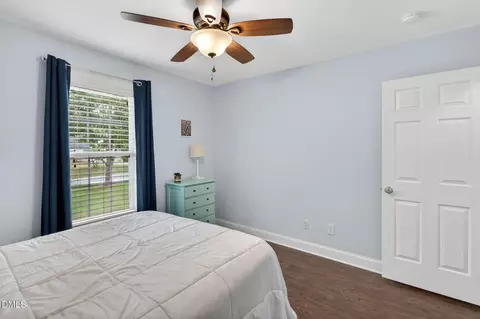Bedroom - 20 Foxhound Ct, Benson, NC 27504 photo 6 of 7