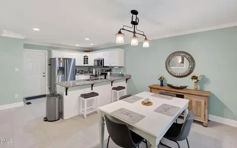 Dining - 20 Foxhound Ct, Benson, NC 27504 photo 2 of 4
