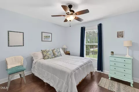 Bedroom - 20 Foxhound Ct, Benson, NC 27504 photo 4 of 7