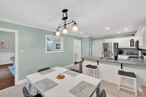 Dining - 20 Foxhound Ct, Benson, NC 27504 photo 1 of 4