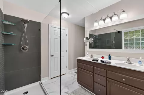 Bath - 20 Foxhound Ct, Benson, NC 27504 photo 1 of 4