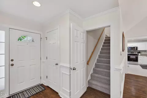 Entry Way - 20 Foxhound Ct, Benson, NC 27504 photo 2 of 3