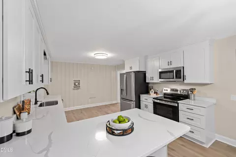303 Holland Rd, Fuquay Varina, NC 27526