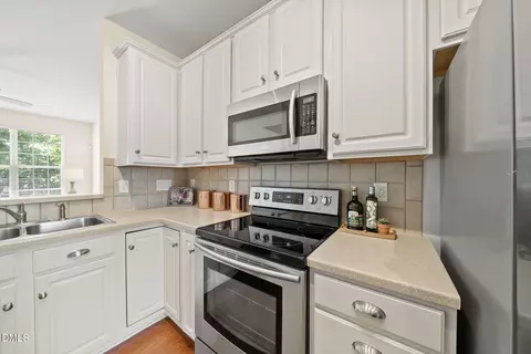 Kitchen - 220 Grey Elm Trl, Durham, NC 27713 photo 2 of 4