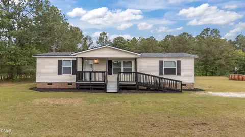 2800 Lobelia Rd, Vass, NC 28394