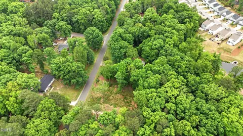909 Valmet Dr, Durham, NC 27703 photo 6