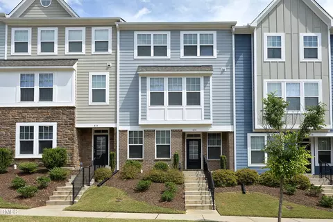 810 Winter Meadow Dr, Wake Forest, NC 27587