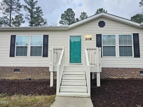 208 Loop Rd, Bunnlevel, NC 28323 photo 4