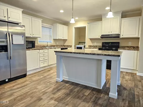208 Loop Rd, Bunnlevel, NC 28323 photo 10