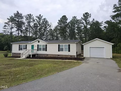208 Loop Rd, Bunnlevel, NC 28323