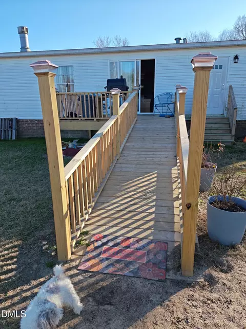 Exterior - 87 E Williams St, Coats, NC 27521 photo 2 of 6