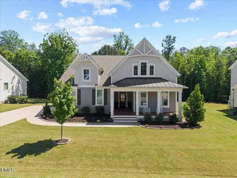 307 W Amber Oak Dr, Selma, NC 27576