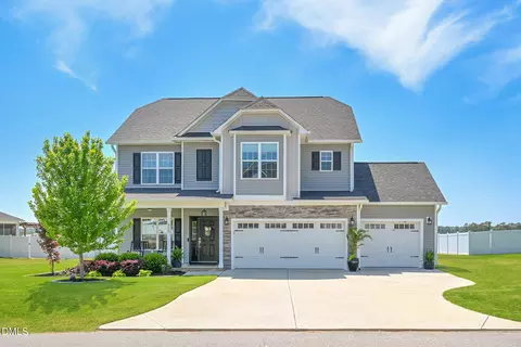 375 Pond Mountain Dr, Clayton, NC 27520