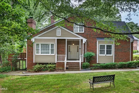 8313 Wycombe Ln, Raleigh, NC 27615