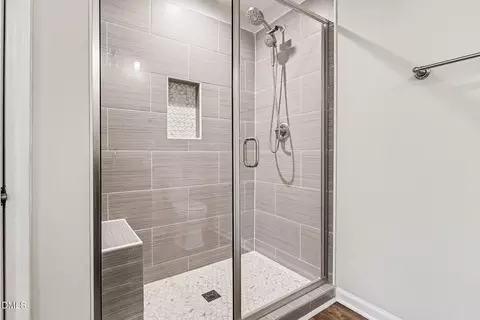 Bath - 1505 Juniper St, Durham, NC 27703 photo 3 of 8