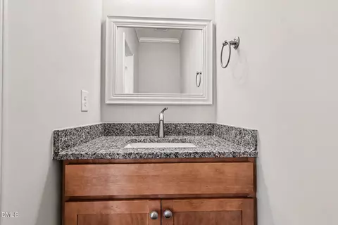 Bath - 1505 Juniper St, Durham, NC 27703 photo 8 of 8