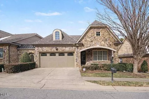 4105 Gardenlake Dr, Raleigh, NC 27612