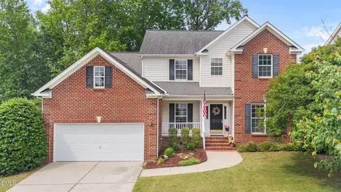 2419 Hidden Meadow Dr, Fuquay Varina, NC 27526