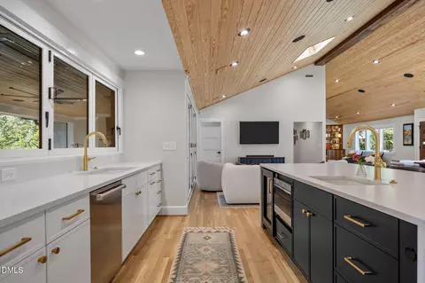 Kitchen - 1538 Dellwood Dr, Raleigh, NC 27607 photo 5 of 8