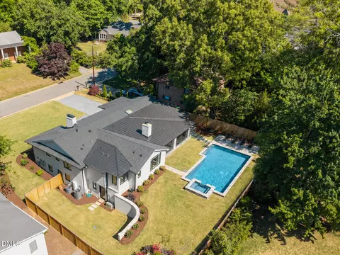 1538 Dellwood Dr, Raleigh, NC 27607