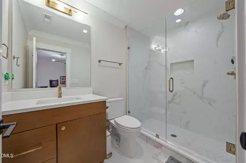 Bath - 1538 Dellwood Dr, Raleigh, NC 27607 photo 9 of 11