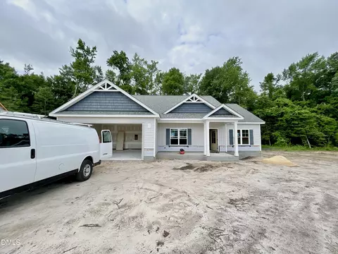 3714 Chatsworth Dr, La Grange, NC 28551