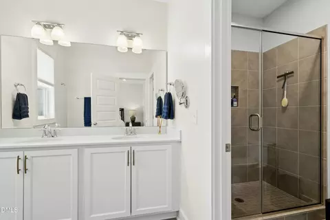 Bath - 833 Abbyberry Dr, Wake Forest, NC 27587 photo 1 of 2