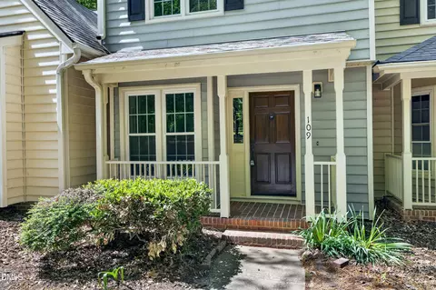 109 Sanair Ct, Apex, NC 27502