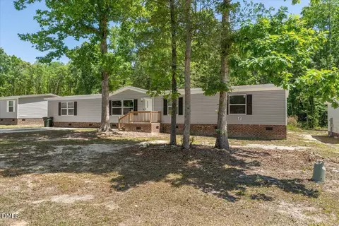 245 Wolf Trap Ct, Roanoke Rapids, NC 27870
