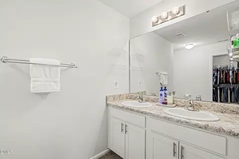 Bath - 149 Maple Tree Ln, Clayton, NC 27527 photo 3 of 3