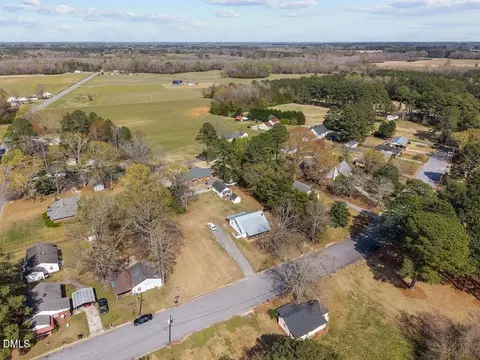 View/Area - 301 E Wilson St, Macclesfield, NC 27852 photo 3 of 10