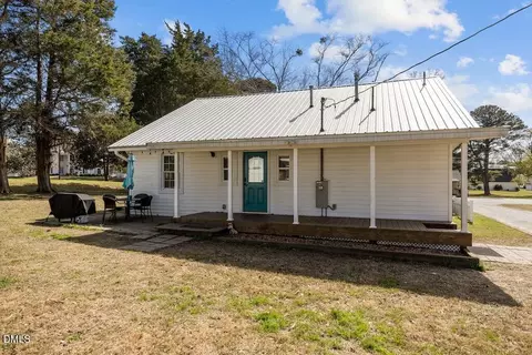 Exterior - 301 E Wilson St, Macclesfield, NC 27852 photo 6 of 10