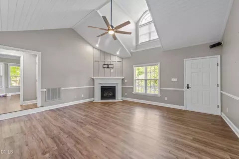 6820 Oviedo Dr, Raleigh, NC 27603