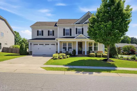 768 Kerr Lake Dr, Fuquay Varina, NC 27526