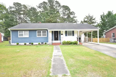 1011 S 1st St, Smithfield, NC 27577