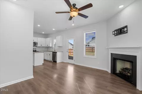 Living - 416 Sturgeon St, Smithfield, NC 27577 photo 3 of 3