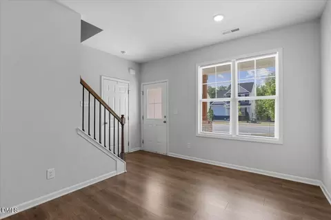 Entry Way - 416 Sturgeon St, Smithfield, NC 27577 photo 2 of 4