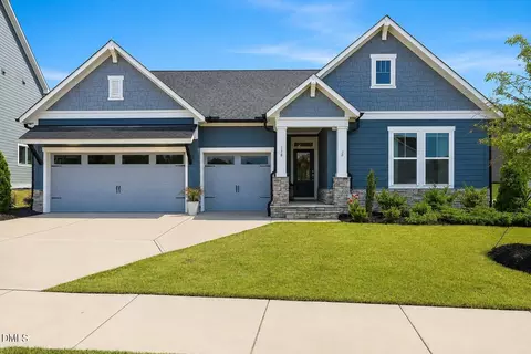 518 Serenity Walk Pkwy, Fuquay Varina, NC 27526