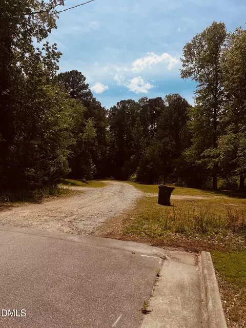 9224 Eisenhower Dr, Apex, NC 27539 photo 4