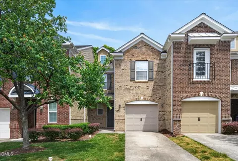 412 Longchamp Ln, Cary, NC 27519