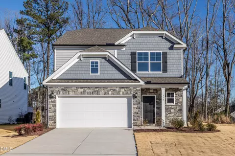 576 Highview Dr #40, Benson, NC 27504