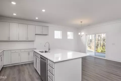 Kitchen - 576 Highview Dr #40, Benson, NC 27504 photo 2 of 2