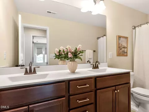 Bath - 1312 Southpoint Trl, Durham, NC 27713 photo 4 of 5